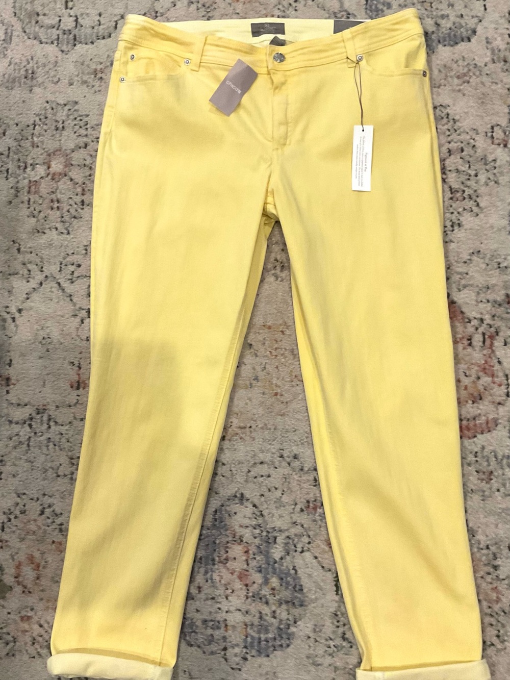 CHICO’S NEW YELLOW JEANS NWT 12/14 SO SLIMMING